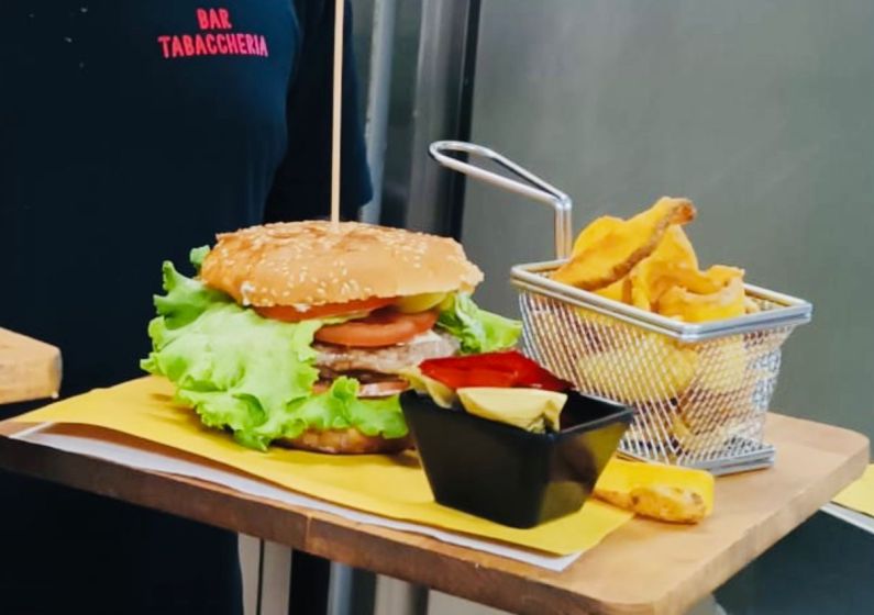 ottimo servizio per pranzo a castel maggiore presso alterego café