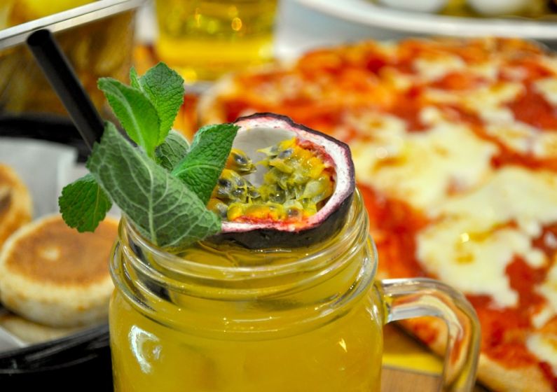 ottimi cocktail a castel maggiore esotici alla maracuja presso alterego café